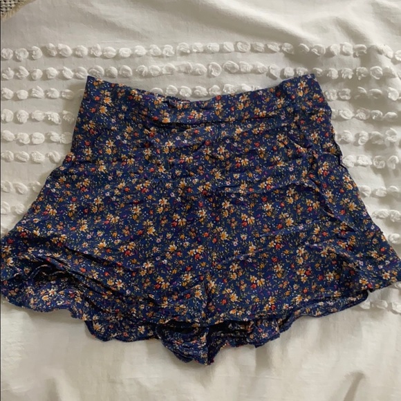 American Eagle Outfitters Pants - Floral Shorts
